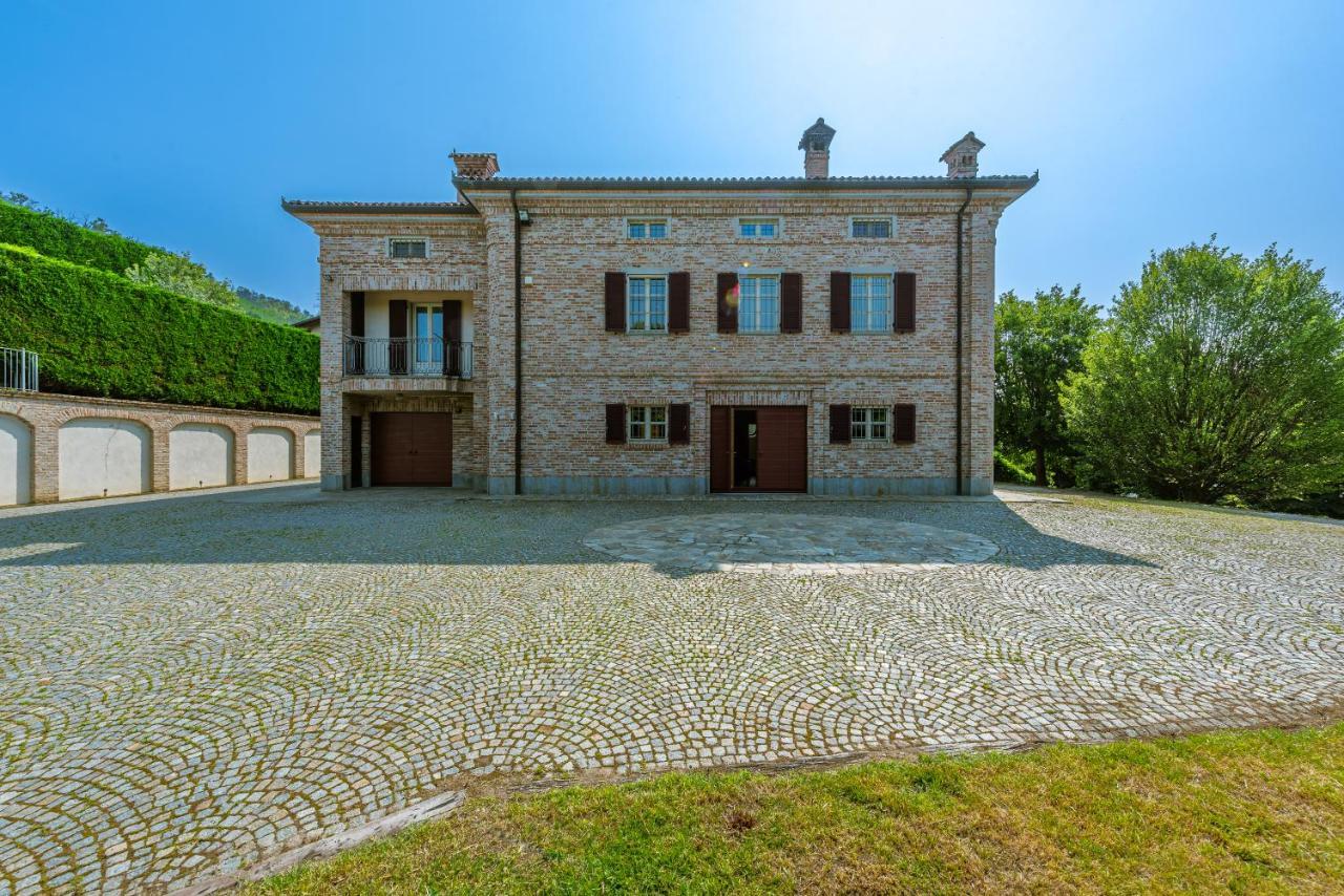 Villa Cornelia , Entire Villa With Private Pool Corneliano d'Alba Εξωτερικό φωτογραφία
