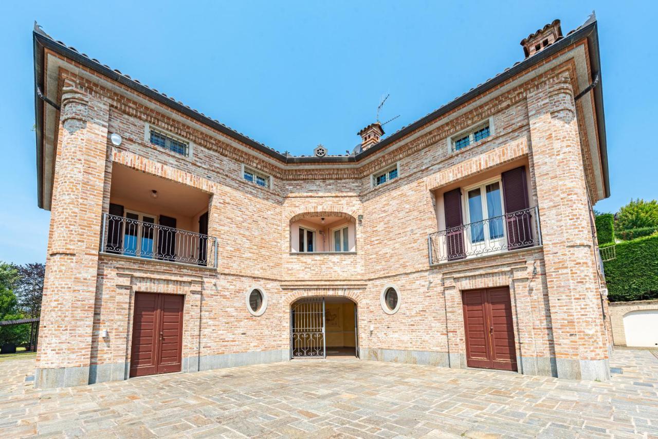 Villa Cornelia , Entire Villa With Private Pool Corneliano d'Alba Εξωτερικό φωτογραφία