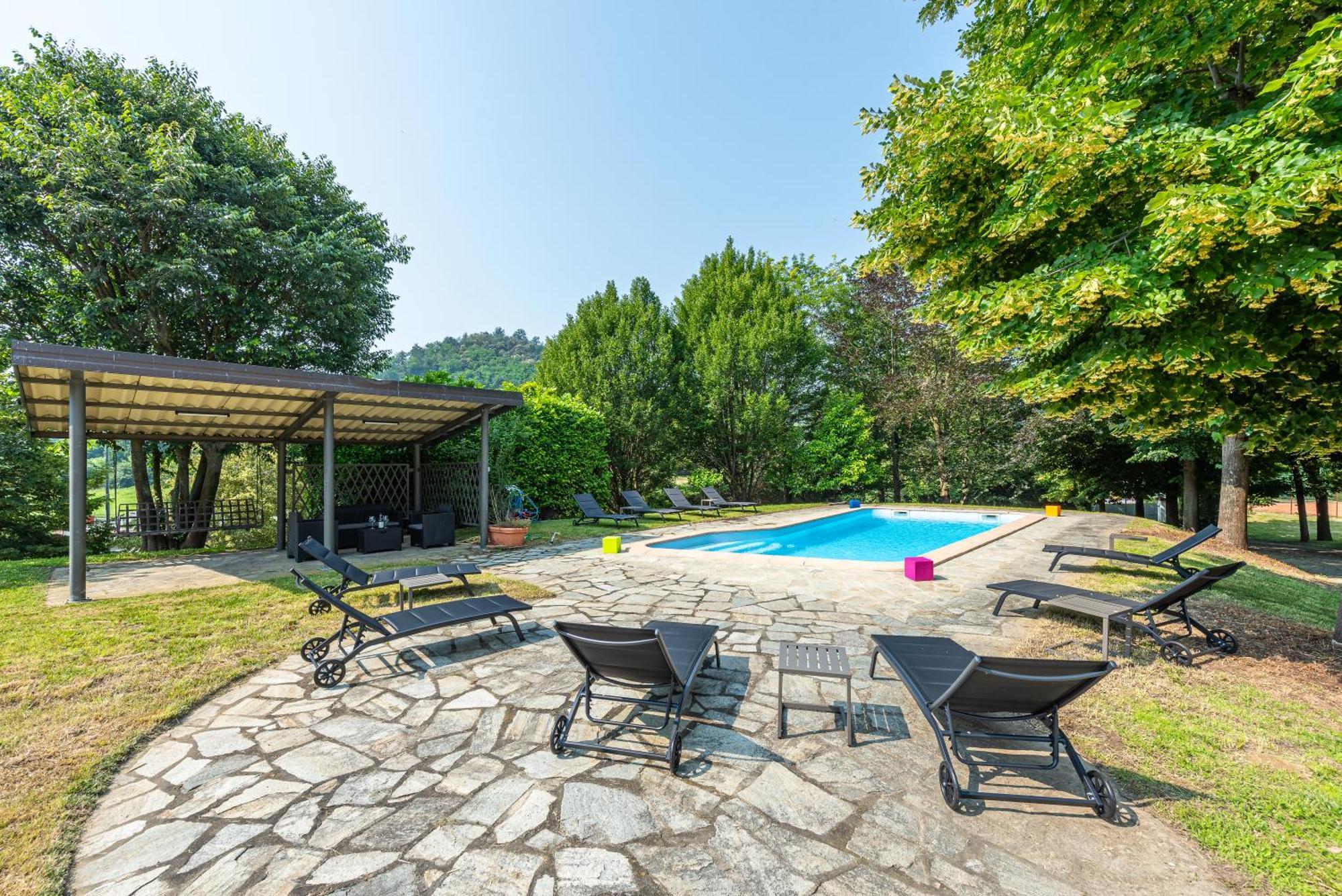 Villa Cornelia , Entire Villa With Private Pool Corneliano d'Alba Εξωτερικό φωτογραφία
